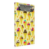 カラフルな漫画のアイスクリームコーン ミニクリップボード (アングル)