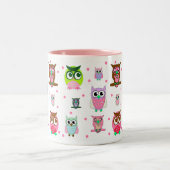 カラフルな漫画のフクロウのマグ ツートーンマグカップ (中央)