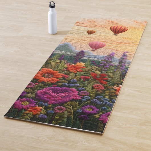 カラフルな熱気球と野の花の夕焼け ヨガマット (インサイチュ)