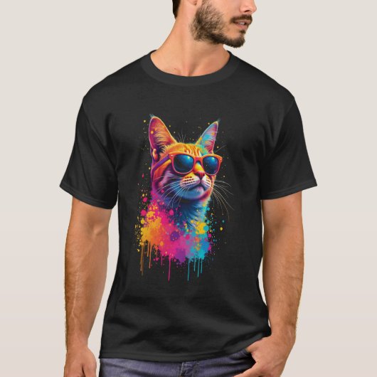 カラフルな猫のモチーフ Tシャツ (正面)