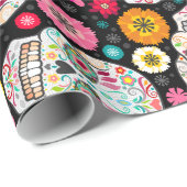 カラフルな砂糖のスカルおよび花のフェスタの黒の覆い ラッピングペーパー (ロールコーナー)