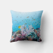 カラフルな礁および珊瑚とのスキューバダイビング クッション (裏面)