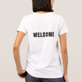 カラフルな花柄のWelcome Wordアート Tシャツ (裏面)