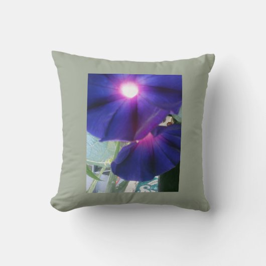 カラフルな花柄 クッション (正面)