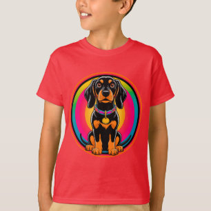 カラフルな虹に囲まれたダックスフンドの子犬 Tシャツ