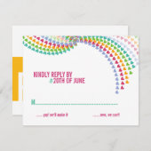 カラフルな虹のハートはRSVPカードを結婚することを振りかけます 出欠カード (正面/裏面)