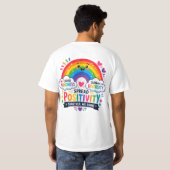 カラフルな虹のポジティブさと多様性 Tシャツ (裏面フル)