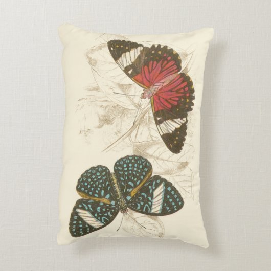 カラフルな蝶が付いているセピア色の葉 アクセントクッション (裏面(縦))