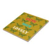 カラフルな蝶の装飾:かわいい、素敵、そして愛らしい。 タイル (側面)