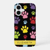 カラフルな足跡、足跡柄、犬の足跡、お名前入り iPhone 16ケース (裏面)