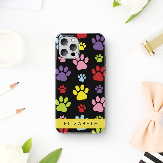 カラフルな足跡、足跡柄、犬の足跡、お名前入り iPhone 16ケース