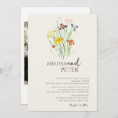 カラフルな野生の花 ベージュのイニシャル 写真 ウェディング 招待状 (正面/裏面)