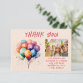 カラフルな風船 子供の誕生日写真 サンキューカード (スタンド正面)