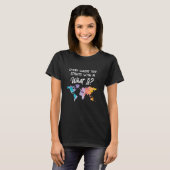 カラフルな飛行機の旅行地図のお土産 - クールな世界 Tシャツ (正面フル)