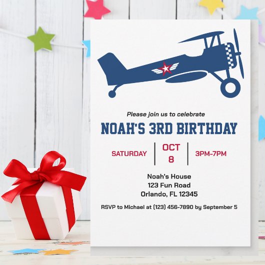 カラフルな飛行機の楽しい子供の誕生日青  招待状