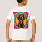 カラフルな首輪の犬 装飾円形フレーム内 Tシャツ (裏面)