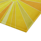 カラフルな黄色およびオレンジ光線が付いている日光日曜日 カッティングボード (角)