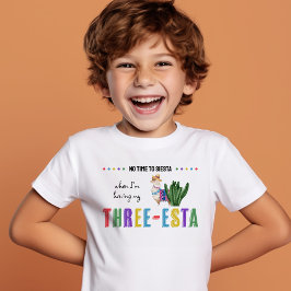 カラフルな3歳の誕生日おめでとう 男の子・女の子用Three-Estaデザイン トドラーTシャツ