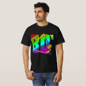 カラフルな80年代の夕日とヤシの木 Tシャツ (正面フル)