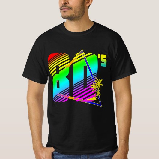 カラフルな80年代の夕日とヤシの木 Tシャツ (正面)