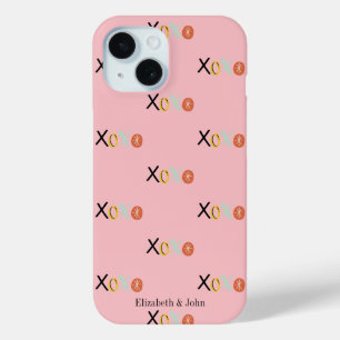 カラフルな"XOXO"ハートのバレンタインデー iPhone 15ケース