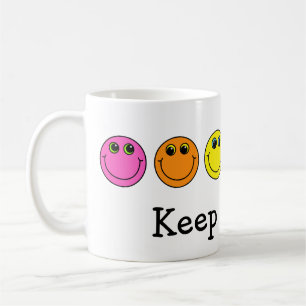 カラフルなEmojiは保ちます微笑を直面します コーヒーマグカップ