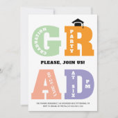 カラフルなGRAD タイポグラフィー クラス of 2026 卒業 招待状 (正面)
