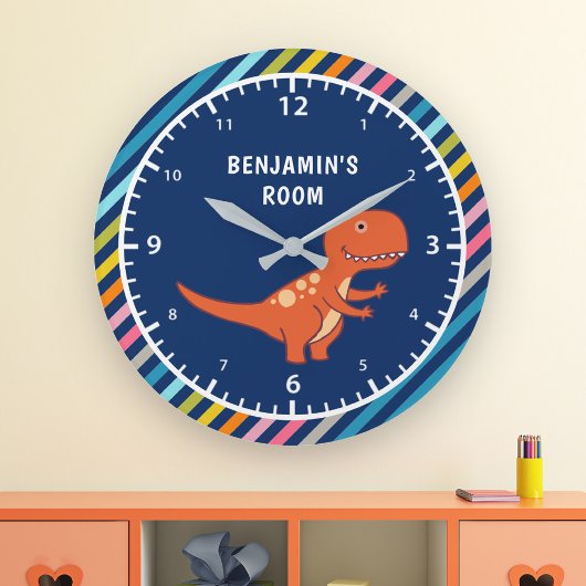 カラフルの可愛いオレンジの恐竜の子どもの部屋 ラージ壁時計