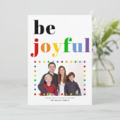 カラフルはっきりしたタイポグラフィBe Joyful Christmas photo シーズンカード (スタンド正面)