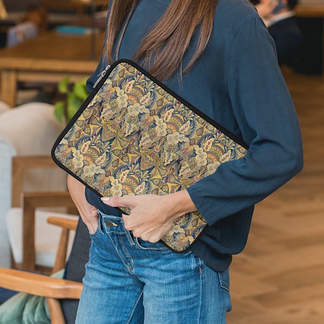 カラフルアンティークフェイクタペストリー花柄 ラップトップスリーブ (クリエイターアップロード済み)