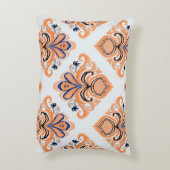 カラフルイカットパターンのヴィンテージスタイル。エレガント アクセントクッション (裏面(縦))