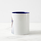 カラフルイバラの冠を覆うキリスト教の十字架 ツートーンマグカップ (中央)