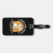 カラフルオクトーバーフェストキャットパーティー – ポーズとパイント ラゲッジタグ (裏面横)