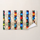 カラフルクリスマスボールとホワイトリッストライプト バスタオルセット (ハンドタオル)