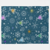 カラフルクリスマスライトとホワイトスノーフレーク フリースブランケット (正面(横))