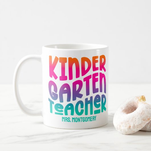 カラフルグラデーション幼稚園の先生 コーヒーマグカップ (ドーナツ)