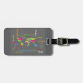 カラフルタイポグラフィワールドマップワモダンードトラベル ラゲッジタグ (正面横)