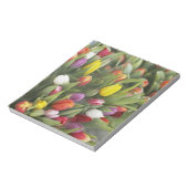 カラフルチューリップの束 ノートパッド (回転)