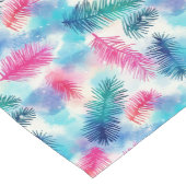 カラフルティール(緑がかった色)、ピンクと紫の松の小枝パターン ショートテーブルランナー (コーナー)