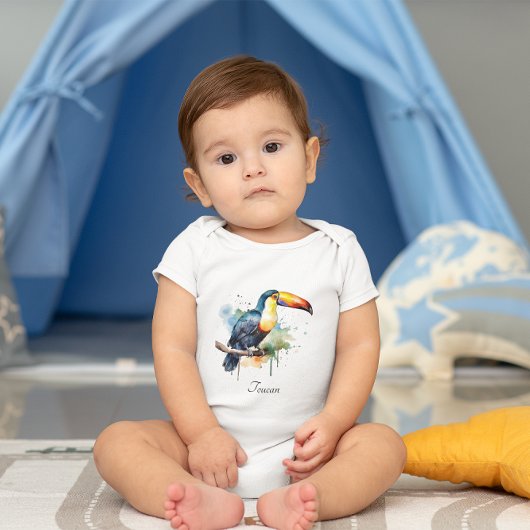 カラフルトゥーカンの枝の上に座る ベビーボディスーツ