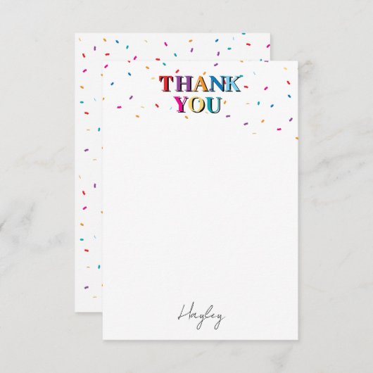 カラフルハッピーバースデー名前をカスタムする紙吹雪 サンキューカード (正面/裏面)