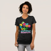 カラフルパズルピース 不完全な美しさ Tシャツ (正面フル)