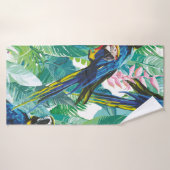 カラフルパロットと珍しい花 バスタオル (バスタオル)