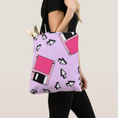 カラフルフロッピーディスクをVAPOに入れたシームレスなパターン トートバッグ (クローズアップ)