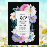 カラフルフローラ90th誕生日パーティー 招待状<br><div class="desc">文字鮮やかを取り巻くピンクと紫の花、白いデイジーと緑の花を特集した黒と縁どフローラ90thバースデーパーティーの招待。</div>