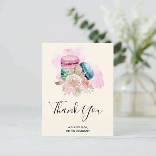 カラフルマカロンと花の水彩ありがとう ポストカード (スタンド正面)