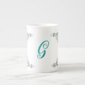 カラフルモノグラムの ボーンチャイナマグカップ (正面)