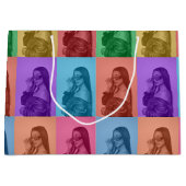 カラフルレトロアポップ・アートのートモダンカスタムフォトグリッド ラージペーパーバッグ (正面)