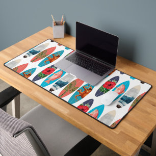 カラフルレトロサーフボードパターン デスクマット