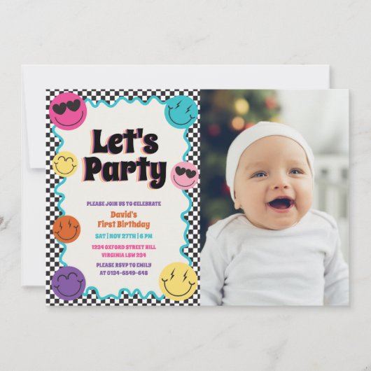 カラフルレトロスマイル絵文字市松模様に写真誕生日 招待状 (正面)
